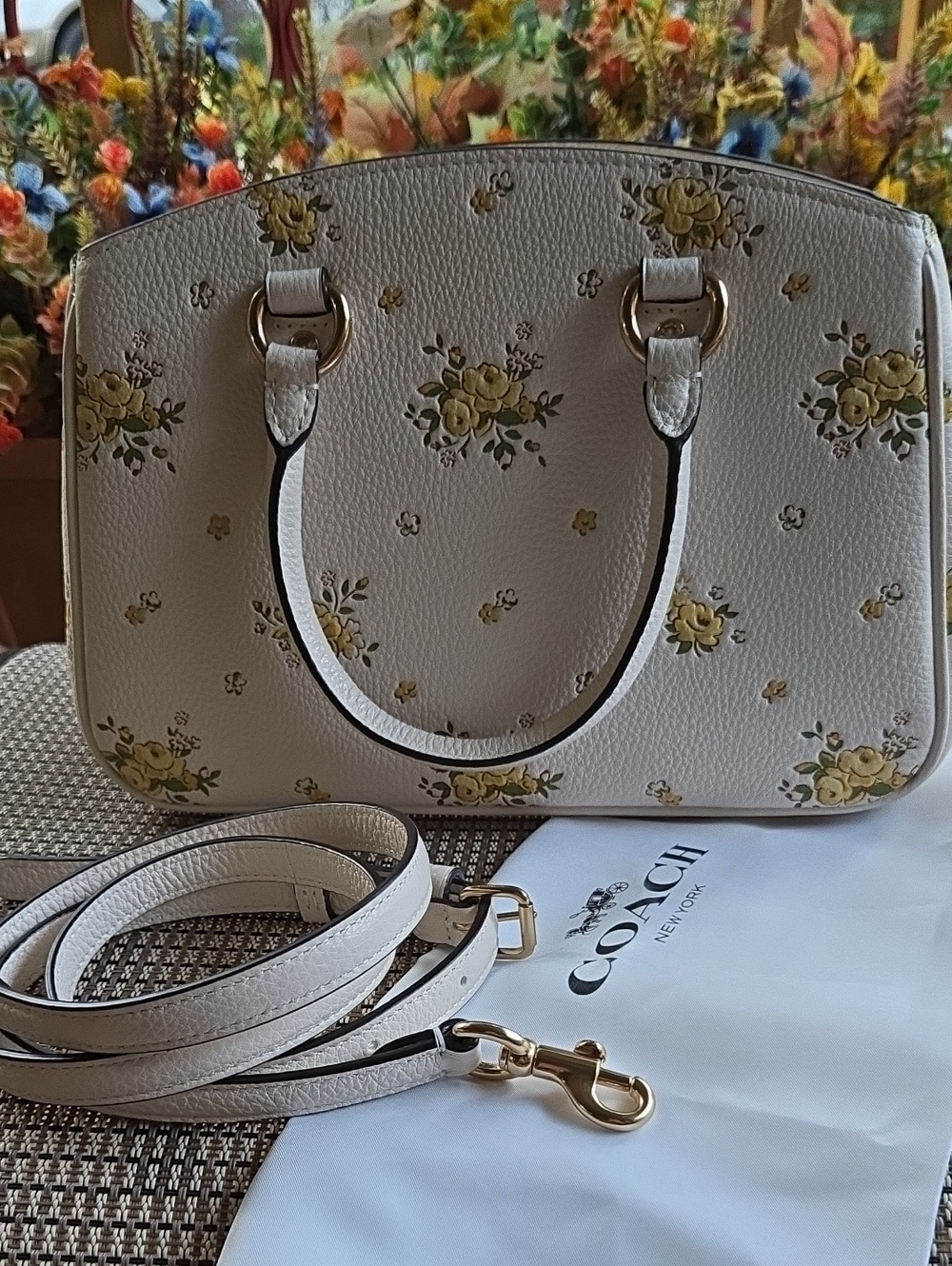 NWOTs Coach Savanna Handbag/crossbody 7x8 (#1865) - Picture 2 of 13